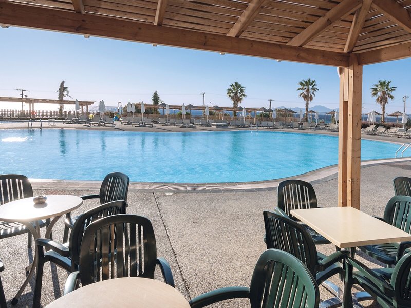 Grand Blue Beach Hotel 13