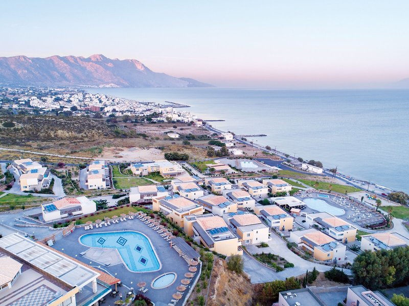 Grand Blue Beach Hotel 16