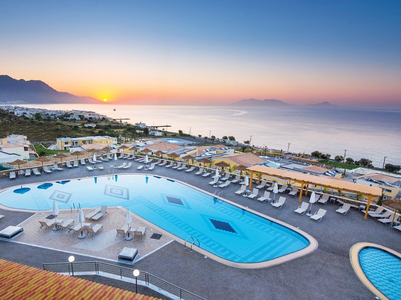 Grand Blue Beach Hotel 19
