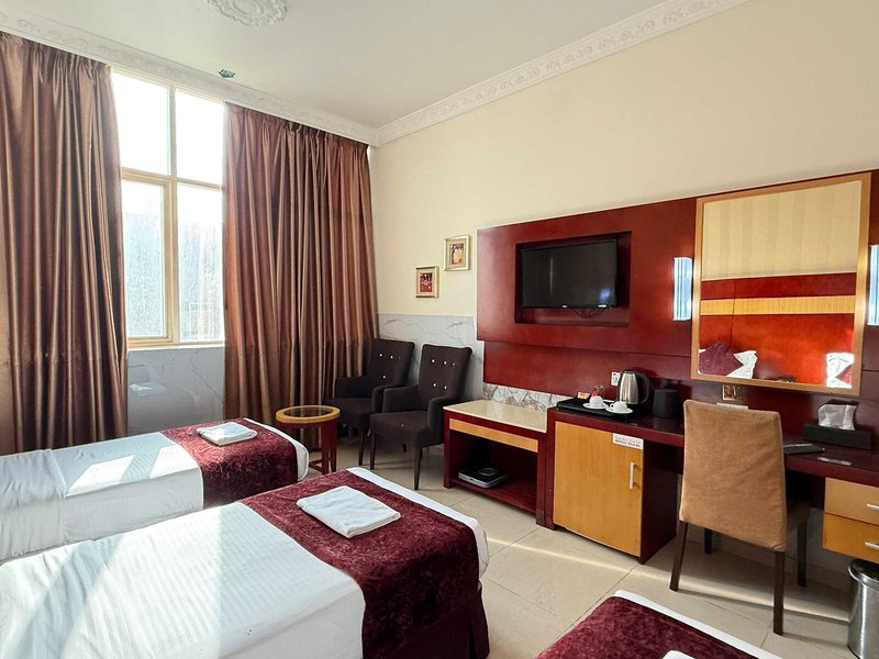 Phoenix Hotel 21