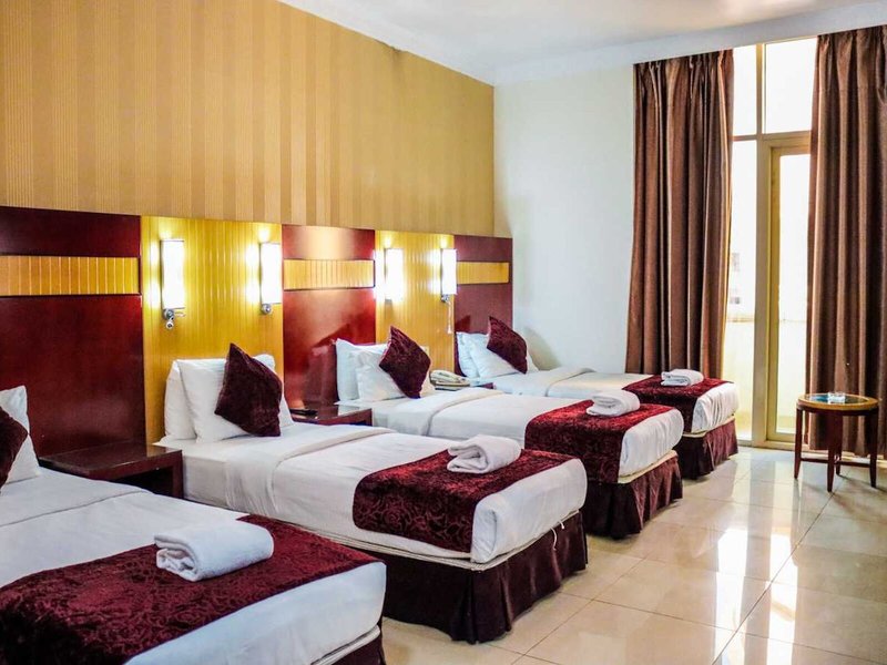 Phoenix Hotel 23
