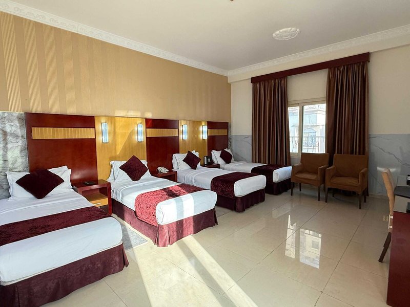 Phoenix Hotel 24