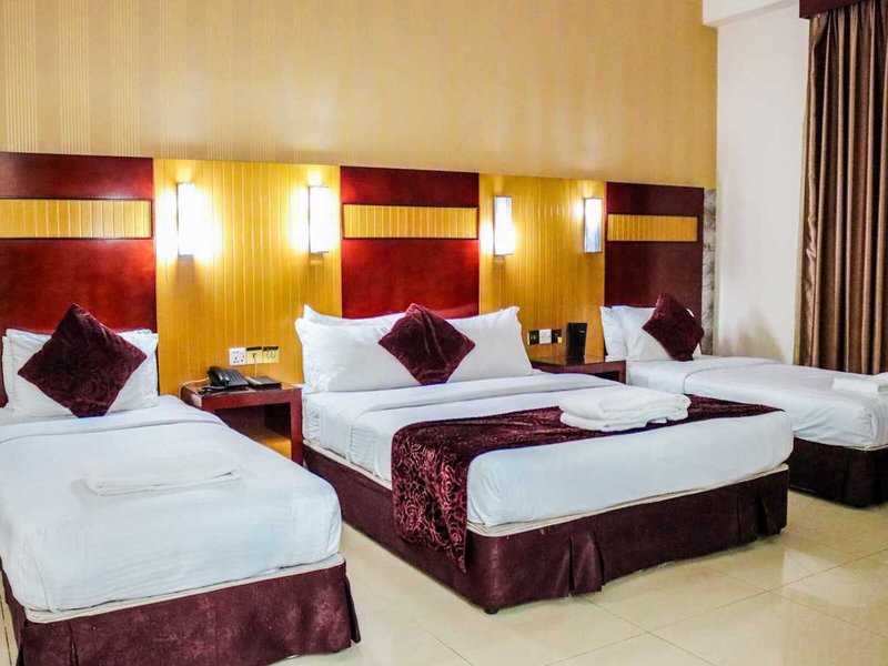 Phoenix Hotel 39