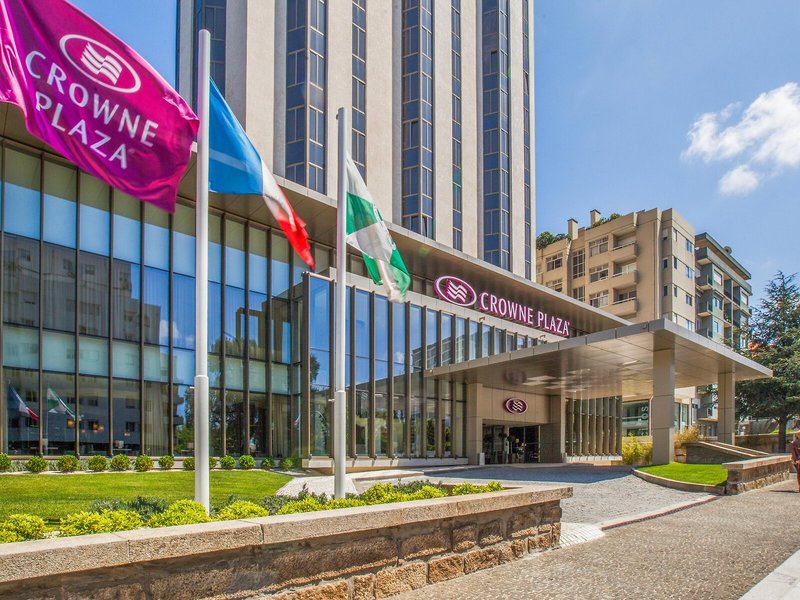 Crowne Plaza Porto 3