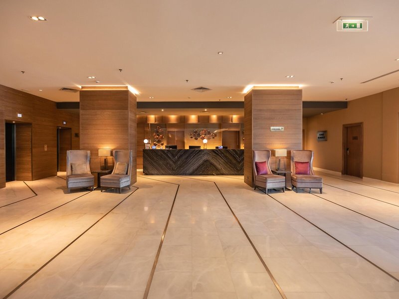 Crowne Plaza Porto 8
