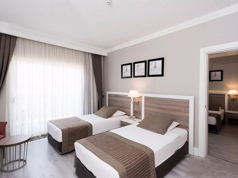 LRS Port River Hotel & Spa 7