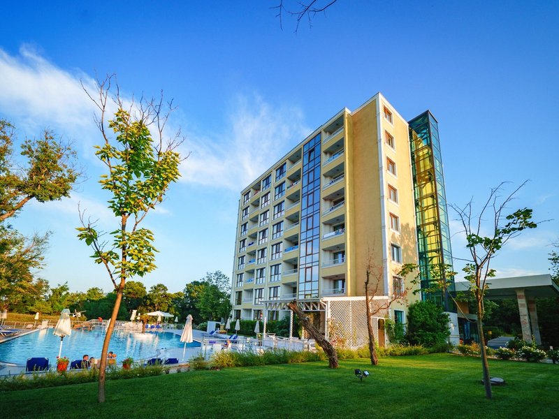 Royal Perla 4 - Exterior