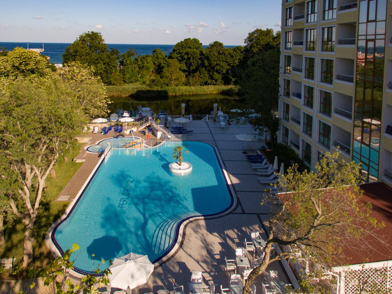 Royal Perla 12 - Outdoor Pool