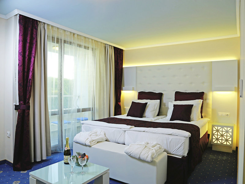 Royal Perla 32 - Room Example