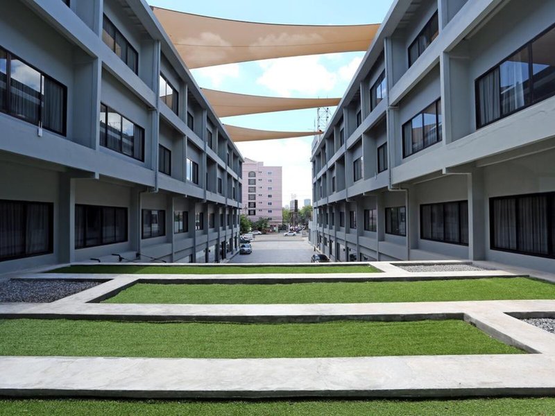 S Ratchada Leisure Hotel