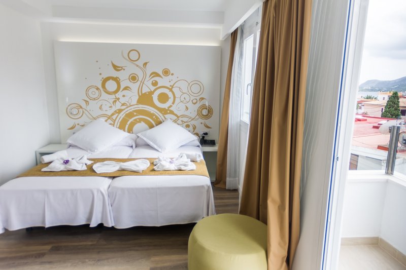 Hotel Triton Beach 13
