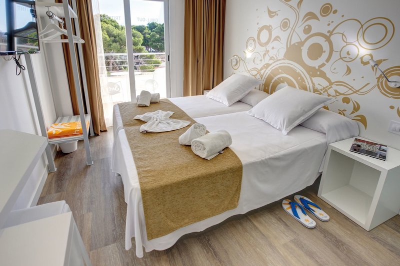 Hotel Triton Beach 13