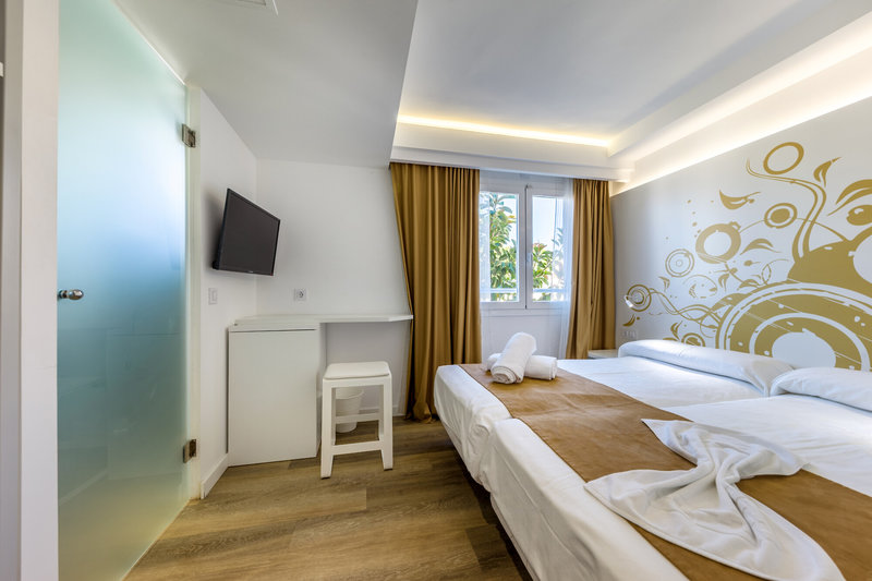 Hotel Triton Beach 8
