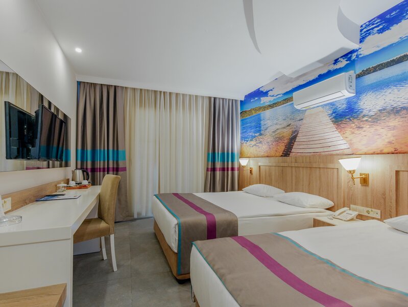 Dream World Aqua 13