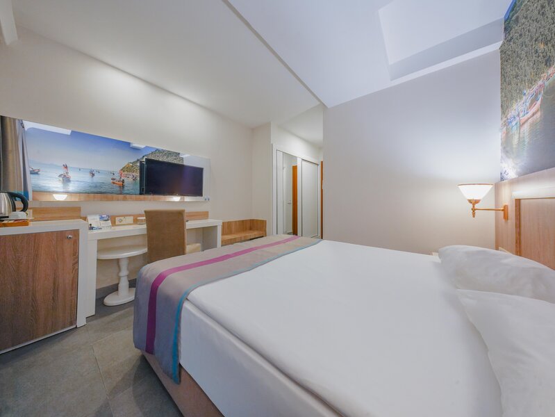 Dream World Aqua 33