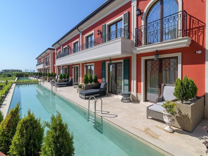 Therma Palace 12