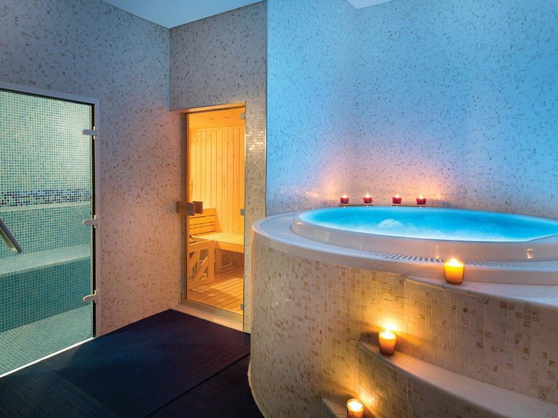 DoubleTree by Hilton Hotel Doha Old Town 9