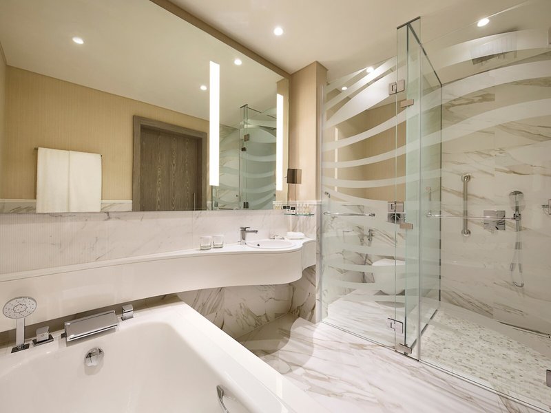 DoubleTree by Hilton Hotel Doha Old Town 14