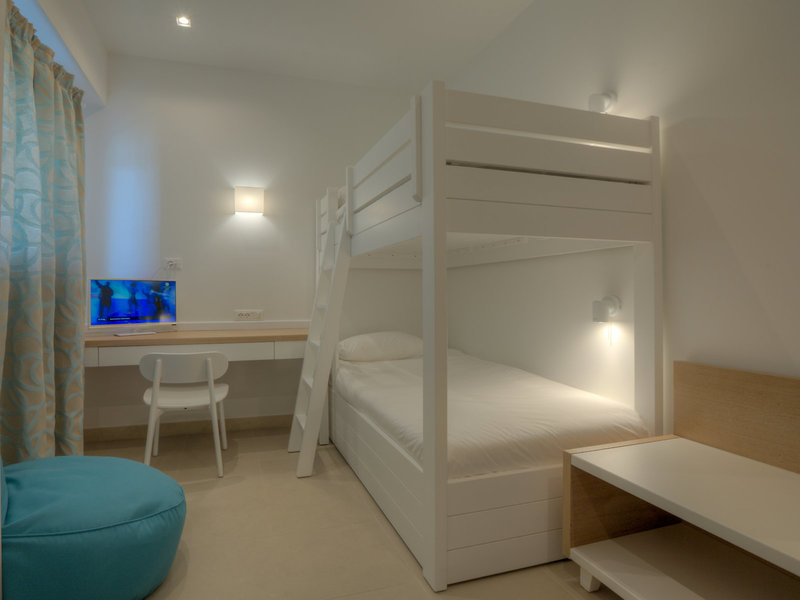 TUI BLUE Lagoon Princess 31
