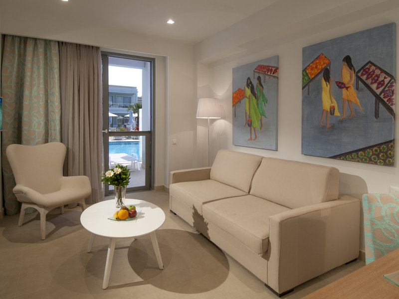 TUI BLUE Lagoon Princess 42