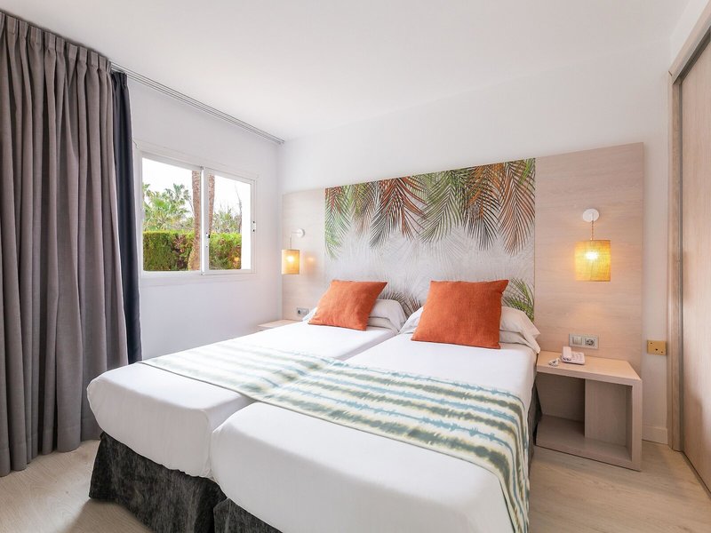 Palm Garden Apartments 40