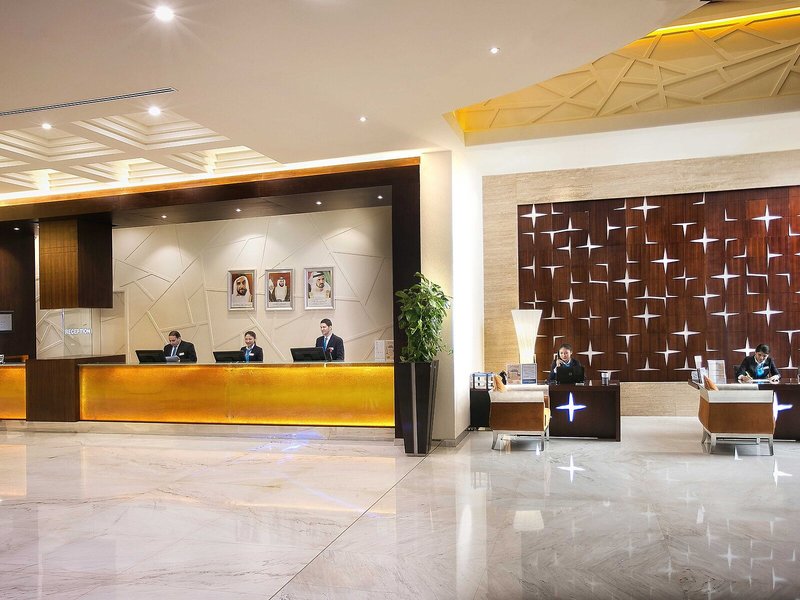 Vintage Grand Hotel 11
