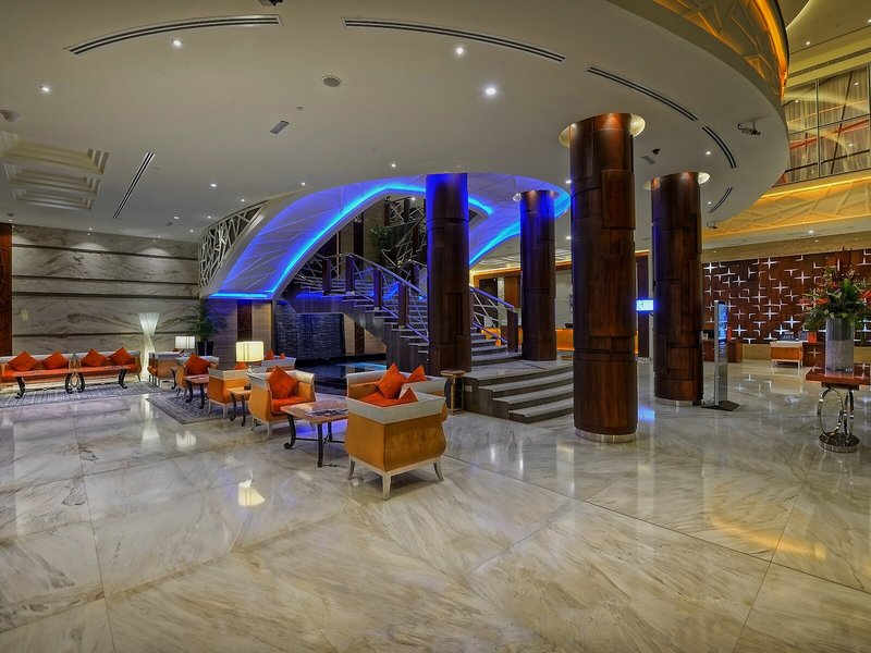 Vintage Grand Hotel 13