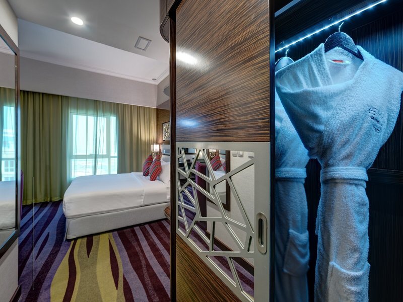 Vintage Grand Hotel 48