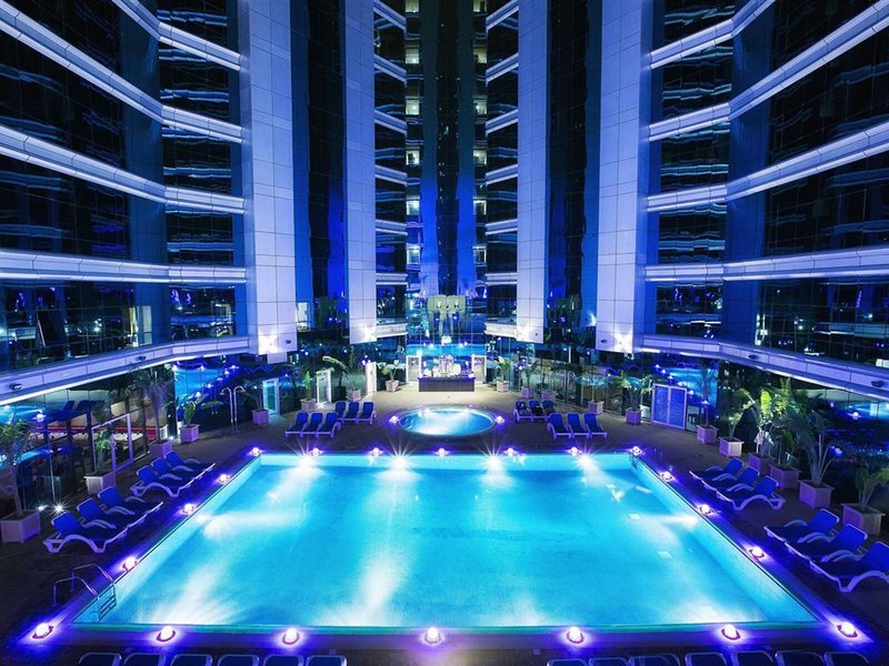 Vintage Grand Hotel 1