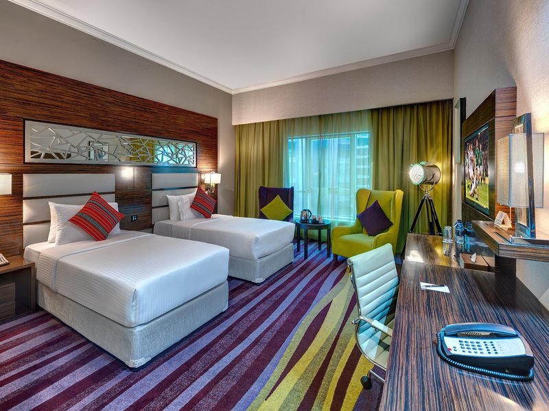 Vintage Grand Hotel 23