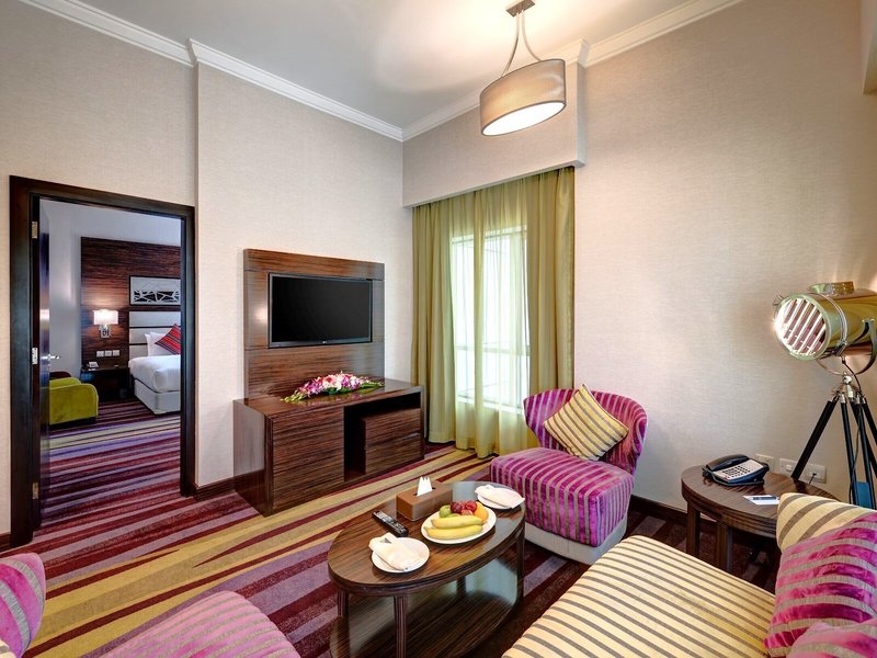 Vintage Grand Hotel 26