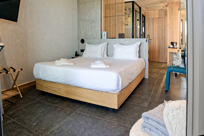 Ikones Seafront Luxury Suites 33