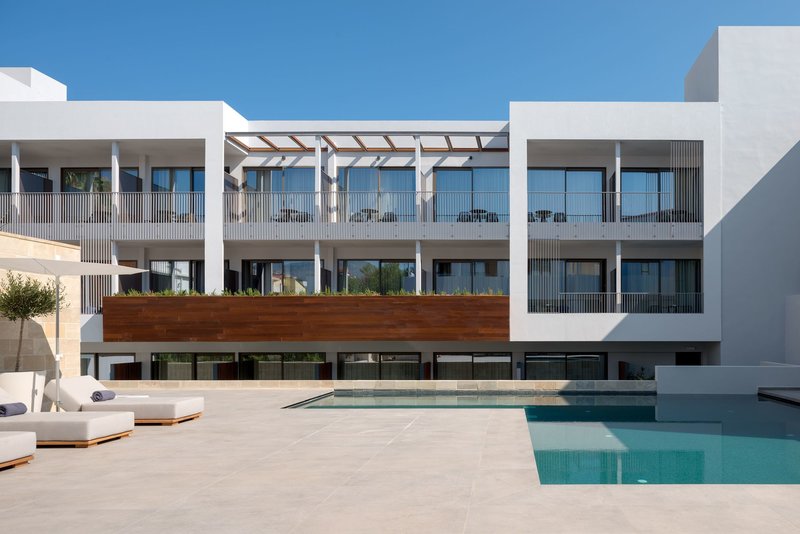 Ikones Seafront Luxury Suites 7