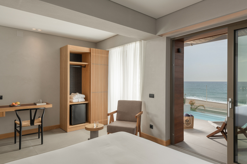 Ikones Seafront Luxury Suites 19