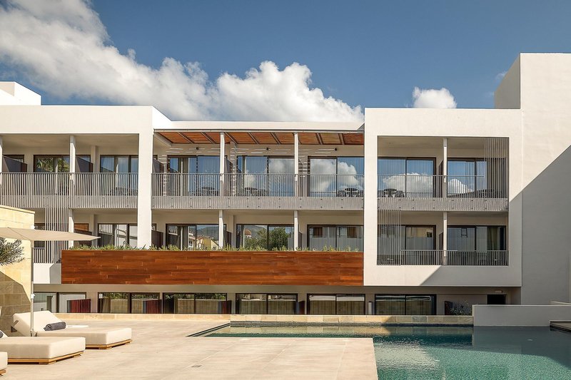Ikones Seafront Luxury Suites 11