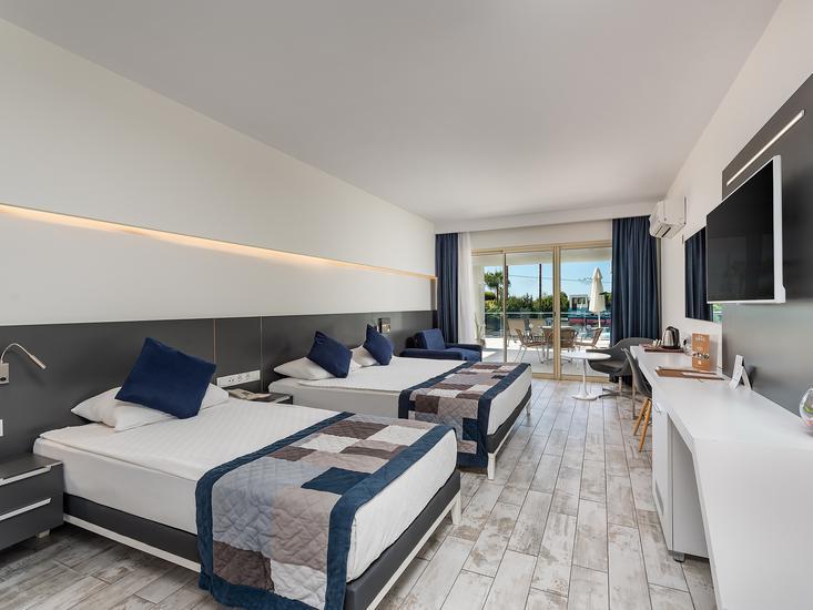White City Beach Hotel 6