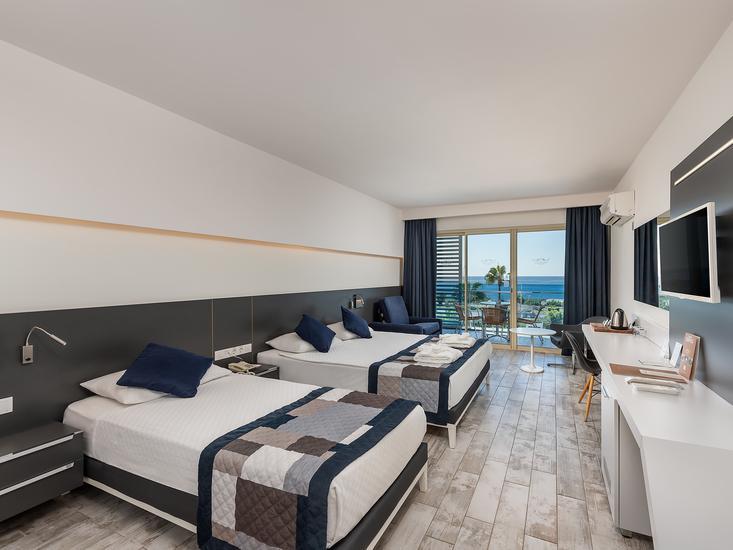 White City Beach Hotel 8