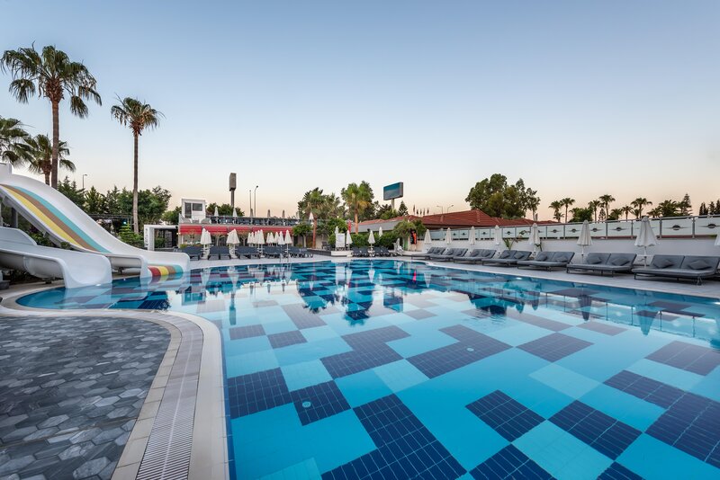 White City Beach Hotel 13
