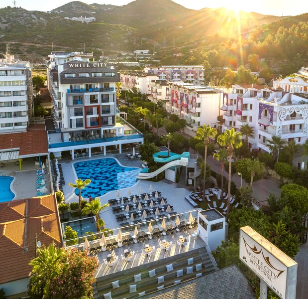White City Beach Hotel 53