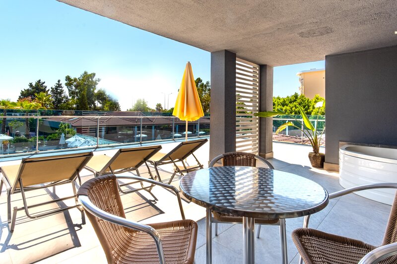 White City Beach Hotel 69