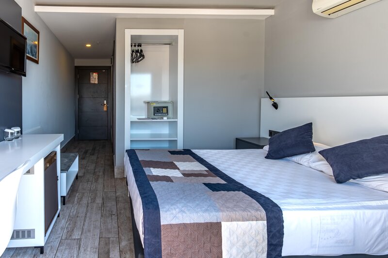 White City Beach Hotel 75