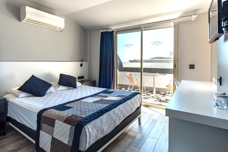 White City Beach Hotel 78