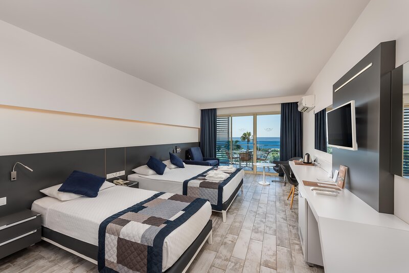 White City Beach Hotel 80