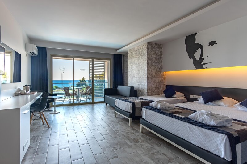 White City Beach Hotel 83