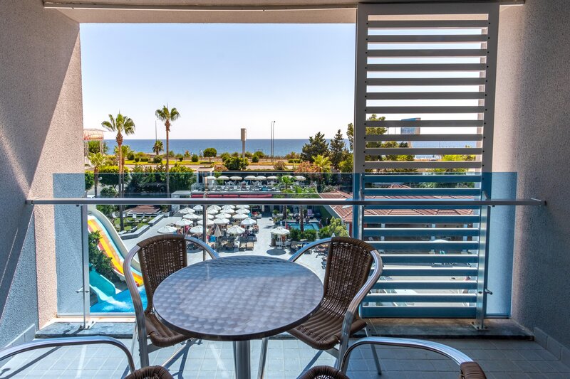 White City Beach Hotel 87