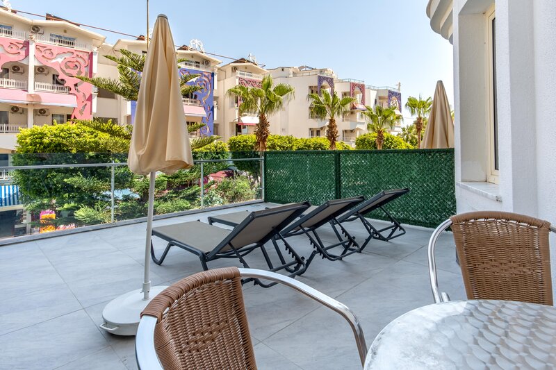 White City Beach Hotel 91