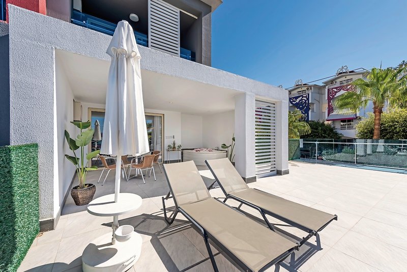 White City Beach Hotel 6