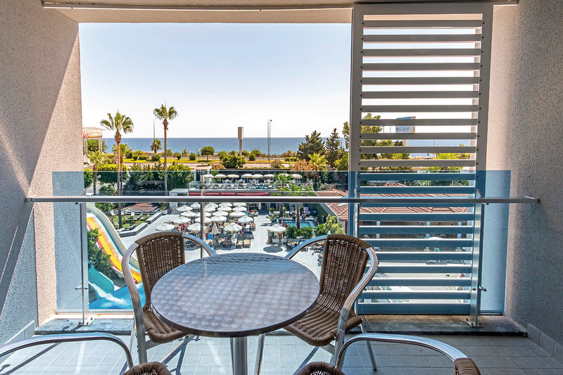 White City Beach Hotel 8