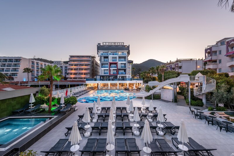 White City Beach Hotel 11