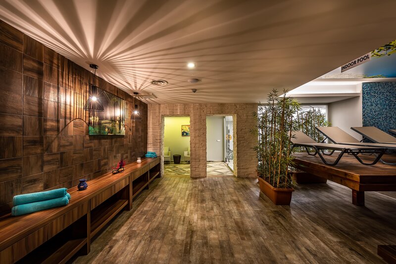 White City Beach Hotel 87